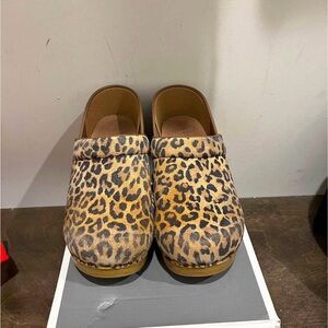 Leopard Print Danksko Clogs